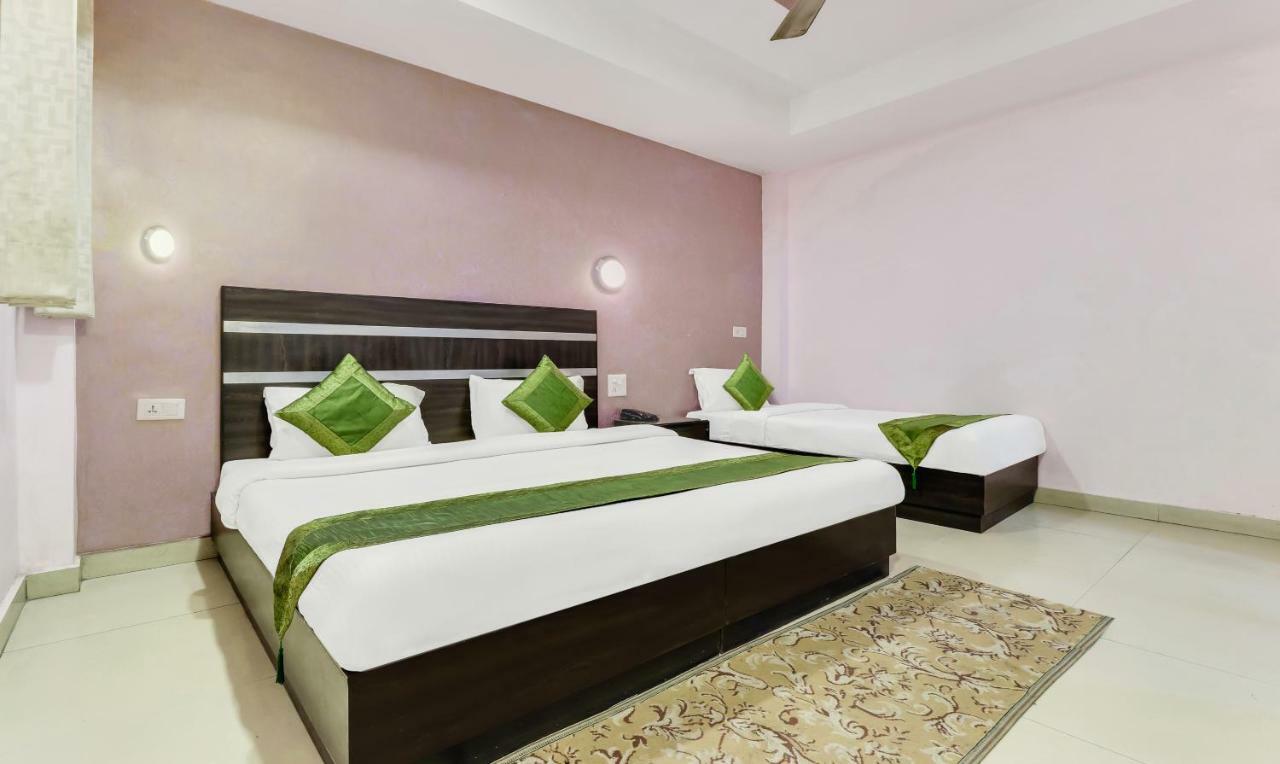 Treebo Trip Himalayan Breeze Hotell Mussoorie Exteriör bild