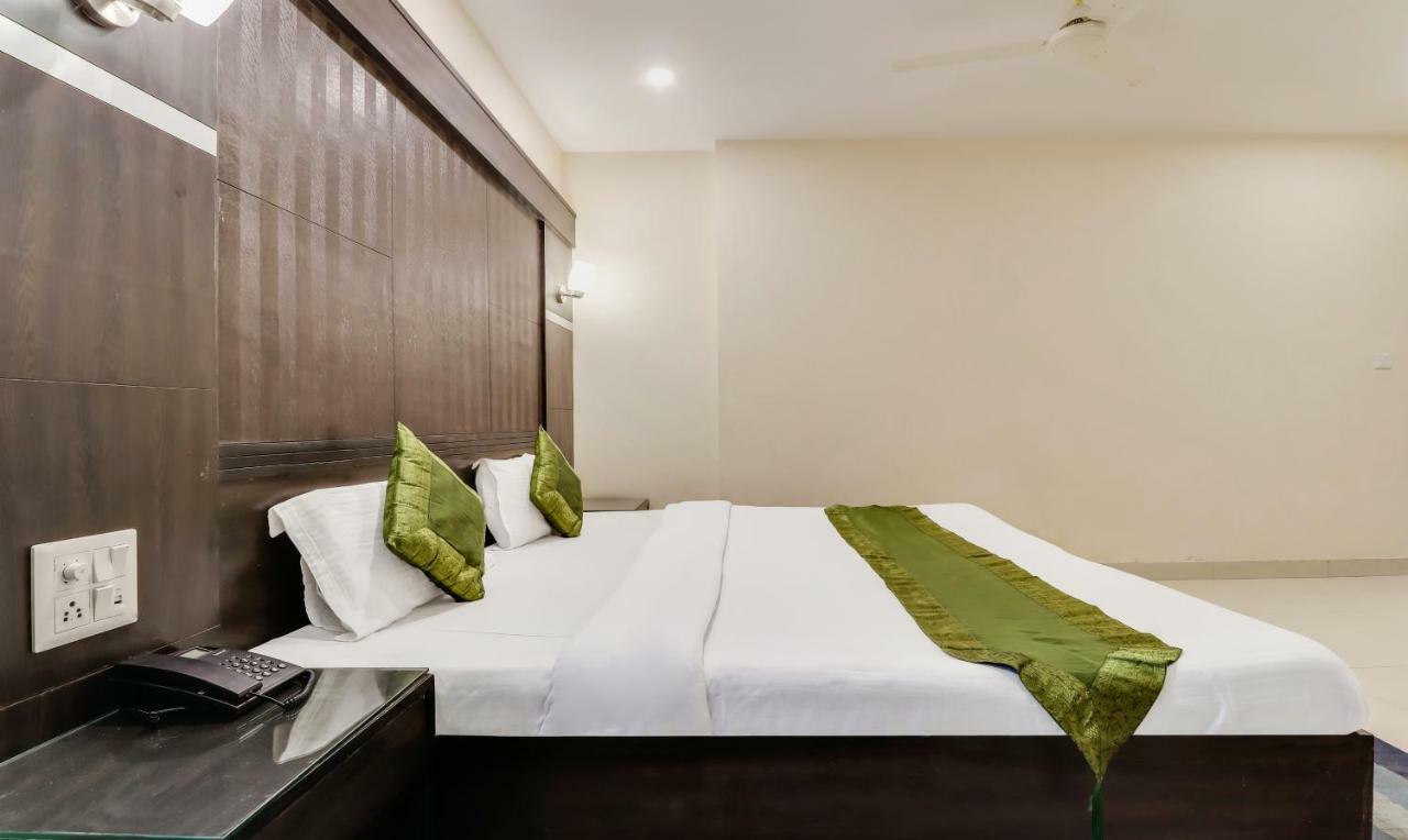 Treebo Trip Himalayan Breeze Hotell Mussoorie Exteriör bild